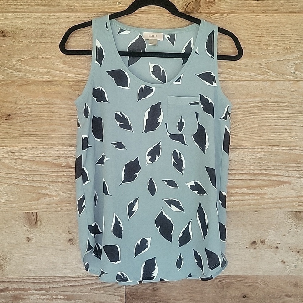 Loft XSmall Sage Green Feather Print Sleeveless Top with Pocket